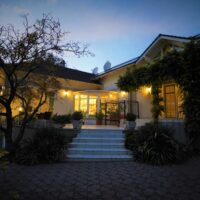 Eladó Villa - Oldal este